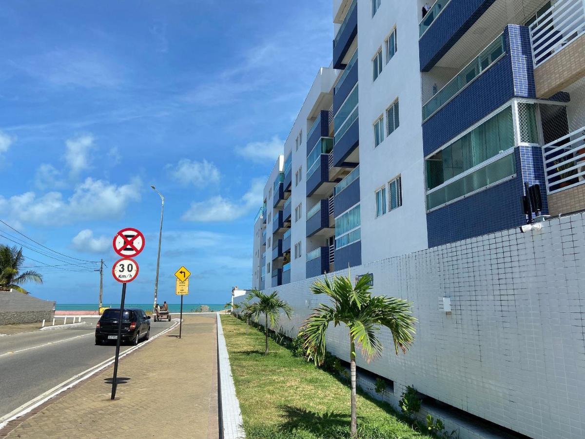Bela - Flat Pé Na Areia No Bessa Com Vista Incrível Do Mar