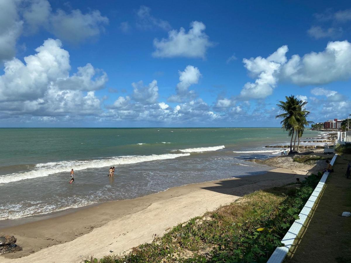 Bela - Flat Pé Na Areia No Bessa Com Vista Incrível Do Mar